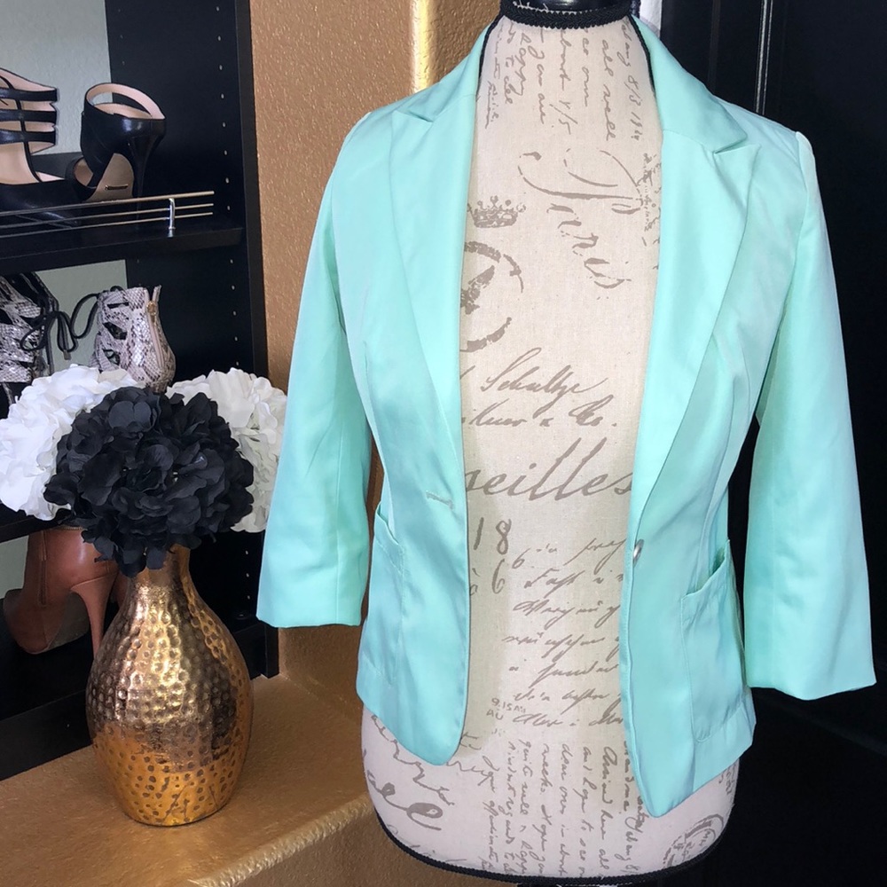 *Forever 21 Mint Blazer*